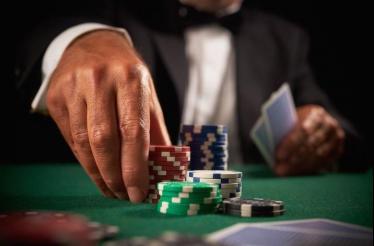 Hire Phil Gordon to Host Your Charity Poker Tournament: Seattle, Washington