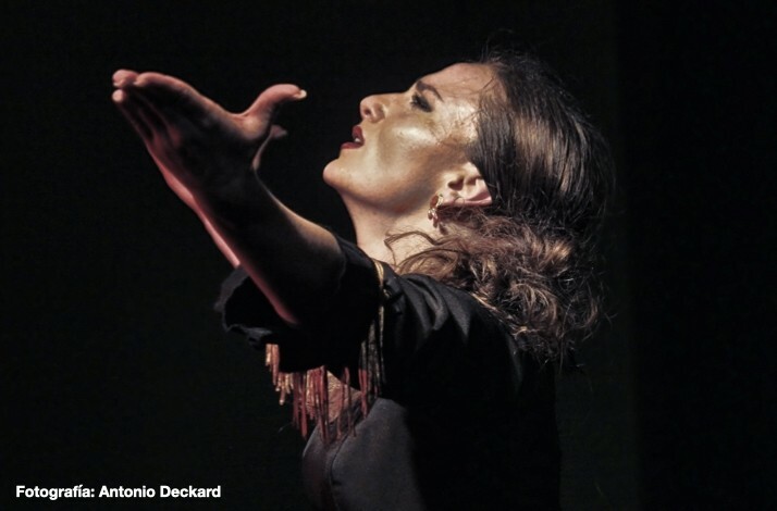 Carmen La Talegona during performance. Photo by Antonio Deckard 