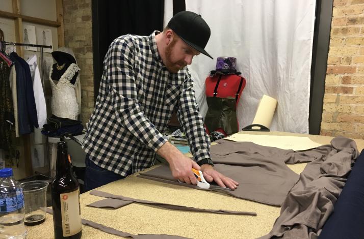 Design and Make Your Own Sweatshirt: In Chicago, Illinois (1)