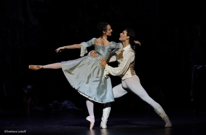 Get coveted access to a preview of L'Histoire de Manon