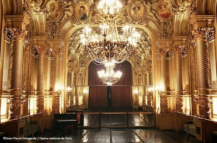 The backstage of the Palais Garnier, the famous Opera in Paris, enriched with golden ornaments. ©Jean-Pierre Delagarde - Opéra national de Paris