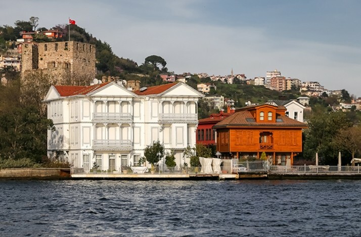 The villas along the shores of Bosphorus.