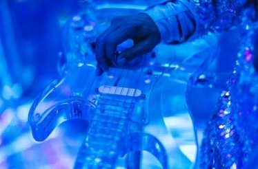 Immersive Custom Musical Performance in a Crystal Mirror Art Space in San Francisco : San Francisco, California