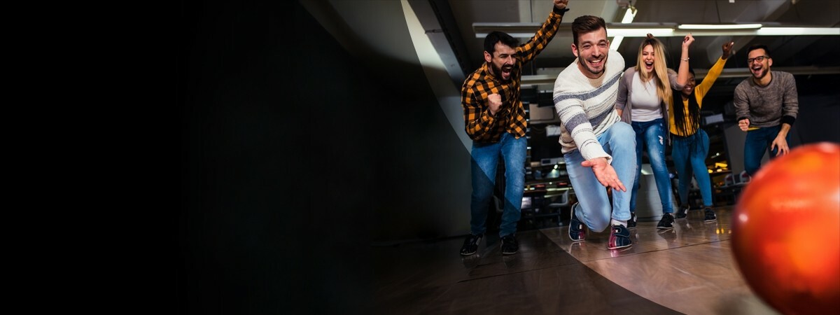 2025 Priceless Surprises® for US Regional Banks Sweepstakes: In New York, New York A group of friends playing bowling. © GettyImages