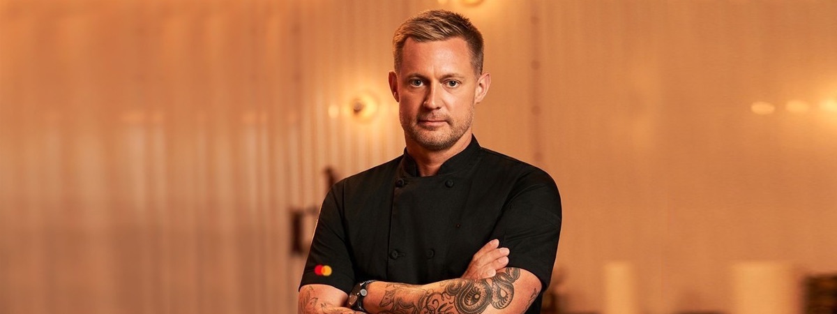 Chef Bryan Voltaggio cooks up his famous Maryland crab cake sandwich: In New York, New York