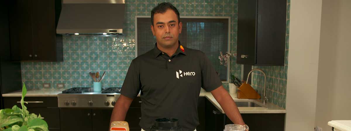 Mix things up during a smoothie-making lesson with Anirban Lahiri: In New York, New York