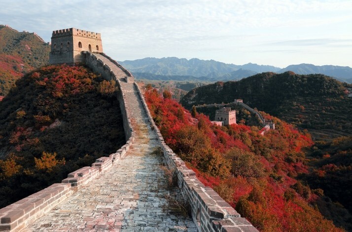 Gubeikou section of the Great Wall of China during day light.
