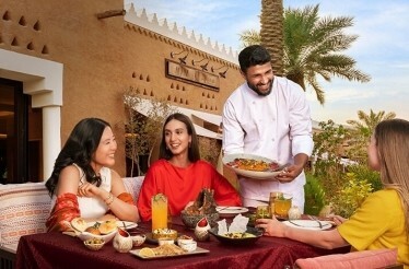 Women having dinner at Maiz.