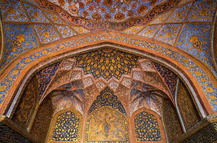 Colorful ceiling in the Tomb of Akbar