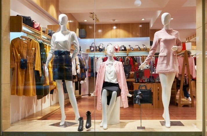 Ana Livni store window