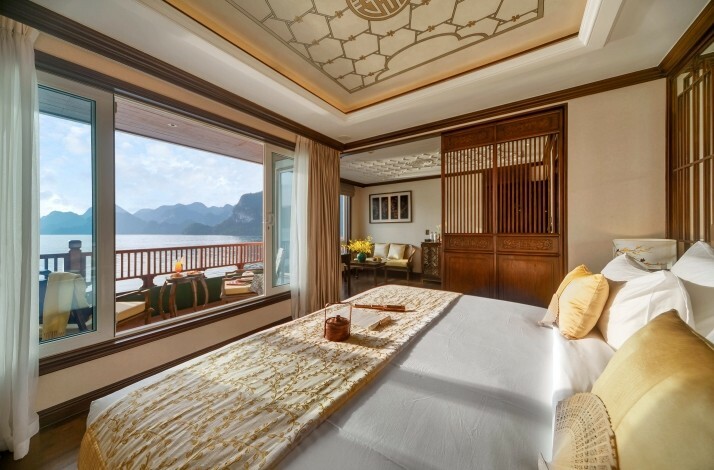 Revel in a private golden hour toast on a cruise through Hạ Long Bay