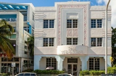 A building of pastel colors at the Art deco discrict in Miami