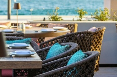 Outdoor dining area of ​​ROKA Istanbul restaurant.
