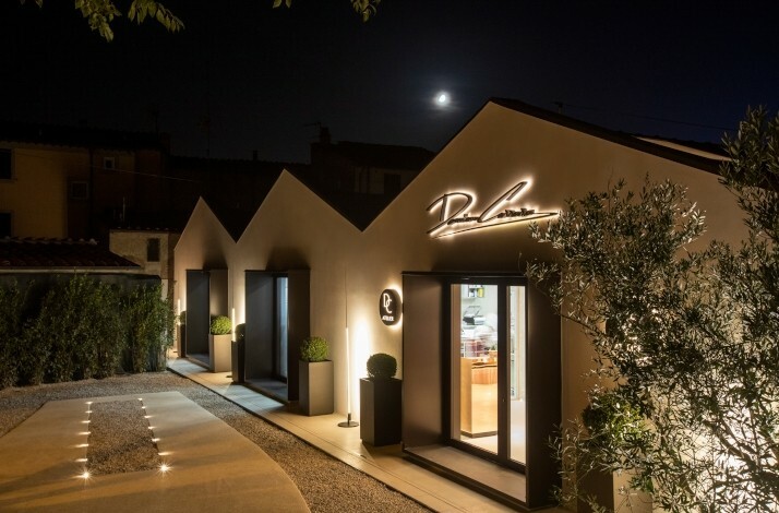 Outside of the Atelier Damiano Carrara pastry shop