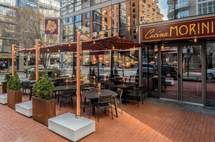 Outdoor dining area at restaurant Cucina MORINI.