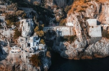 A bird eye view of Furore.