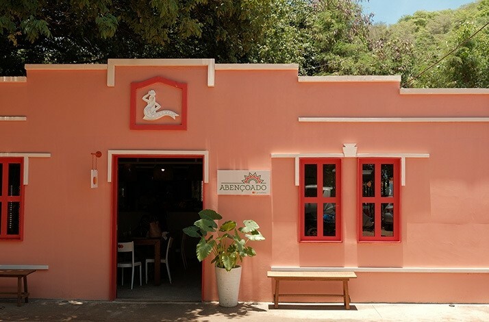 The entrance of Restaurante Abençoado, one of Fernando de Noronha's most popular restaurants