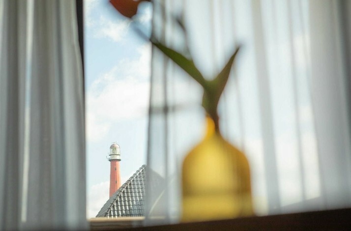 Window outdoor scene of Grand Hotel Beatrix.