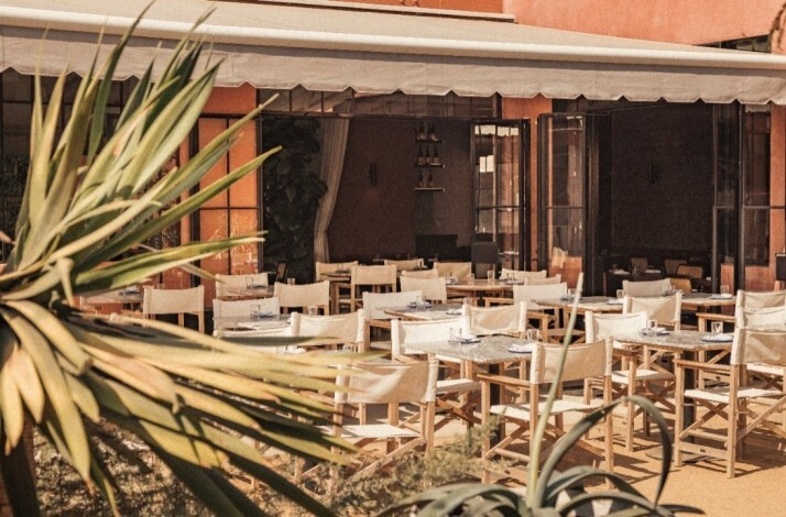 Outdoor seating area at restaurant Loreto.