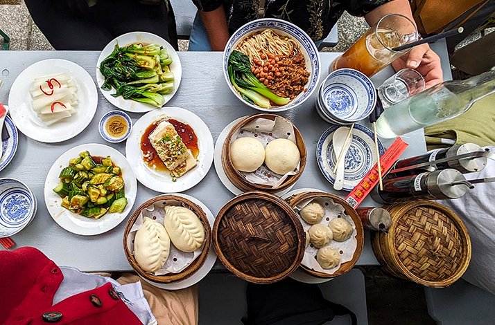 Discover Kantstraße's hidden food spots with @eatinginberlin