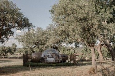 Outdoor private bubble suite at Finca El Cortiñal.