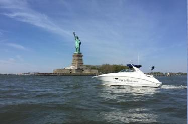New York City Luxury Powerboat Tour: New York, New York