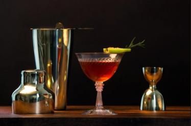 Cocktail Making Mixology Class and Burlesque Dancing Class: Los Angeles, California