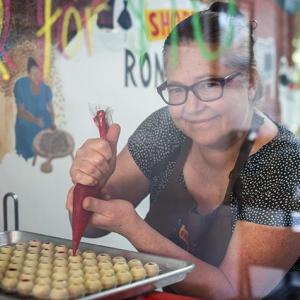 Responsive image Rhonda Kave