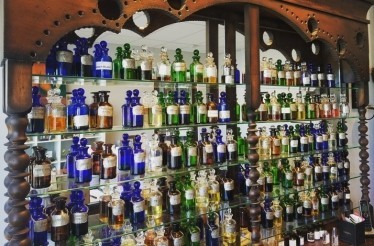 Create Your Custom Fragrance with a Senior Perfumer for the Ultimate Blending Bar Experience: Westlake Village, California