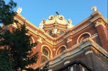 Bizarre Bucktown Walking Tour: Chicago, Illinois