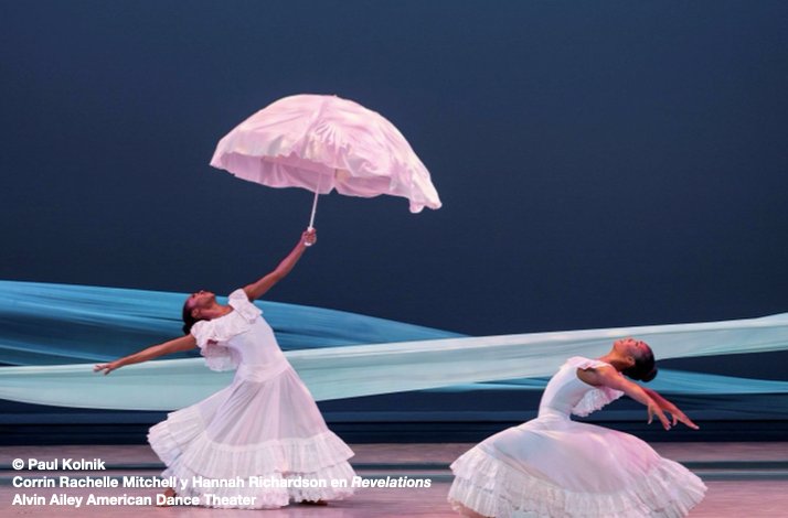 Corrin Rachelle Mitchell y Hannah Richardson en Revelations. Alvin Ailey American Dance Theater © Paul Kolnik