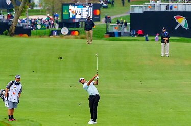 Walk inside the ropes at the Arnold Palmer Invitational presented by Mastercard