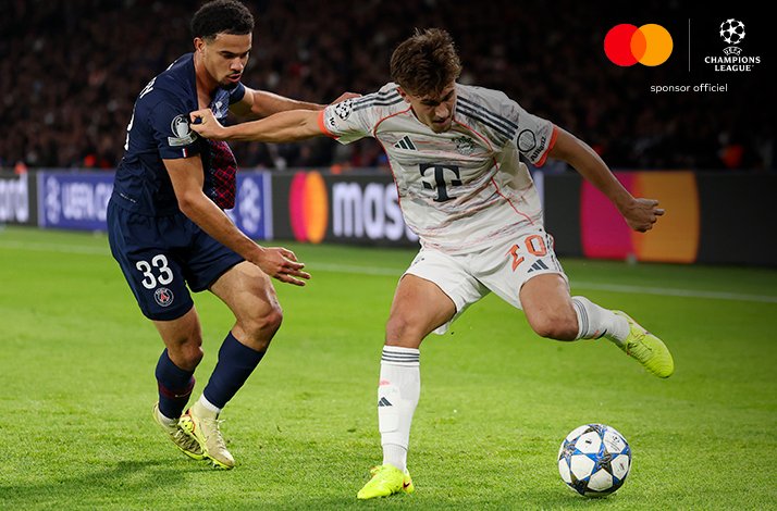Players of Paris Saint Germain and FC Bayern Munich photographed during an UEFA Champions League match.