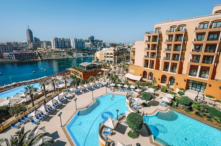 Corinthia  Hotel St. George's Bay: In United States (1)