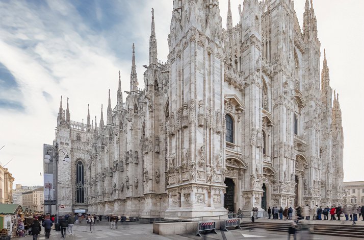 The view on Milan Cathedral on an overcast day.