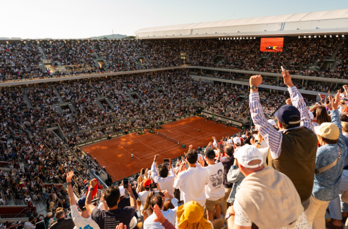 Croud cheering during the at Roland-Garros event