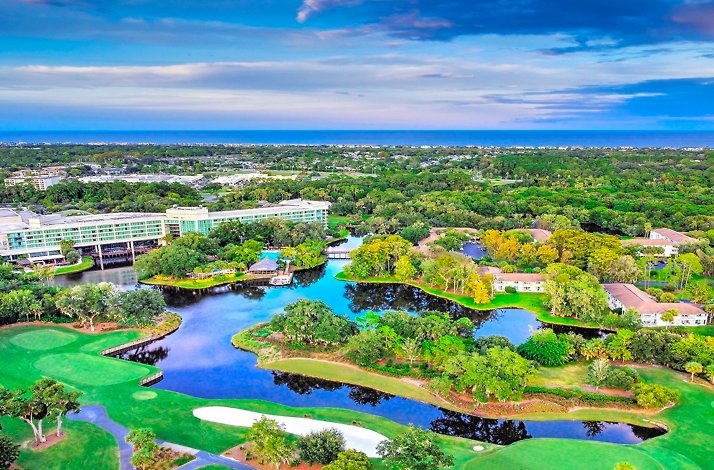 A vie of the Sawgrass Marriott Golf Resort and Spa in Ponte Vedra Beach, Florida, featuring a lagoon near the TPC Sawgrass golf course.