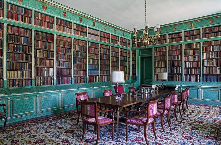 Palacio de Liria library with table on the center.