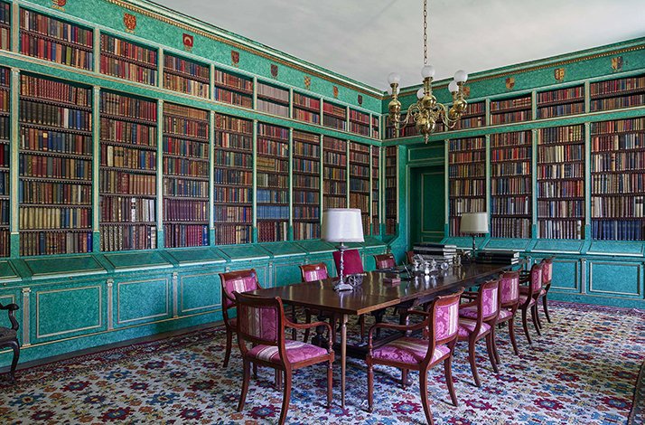 Palacio de Liria library with table in center.