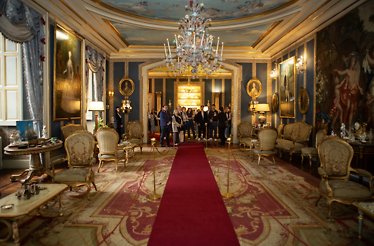 Liria Palace’s grand salon adorned with exquisite chandeliers, luxurious furnishings, and stunning art.