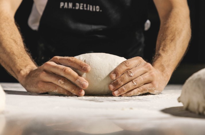 The chef kneads the dough at Pan.Delirio.