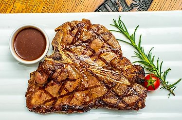 10% cashback at Red Angus Steakhouse