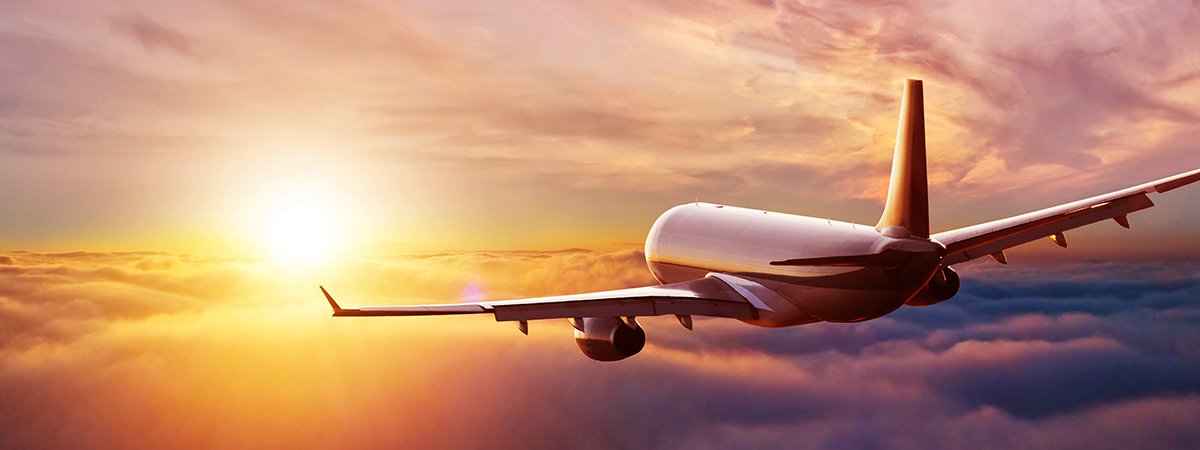 A view of the airplane in the sky.