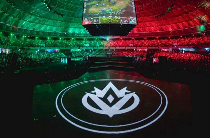 CBLOL logo printed on the ground at Fair Mineirinho stadium during CBLOL 2024 Final games.