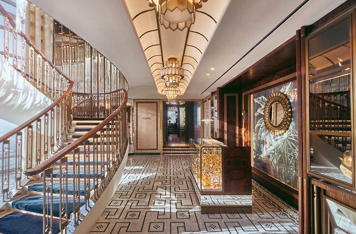 Staircase at At.mosphere Burj Khalifa