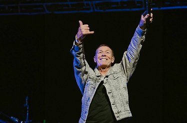 Promotional banner for UB40 feat. Ali Campbell: Big Love Tour.