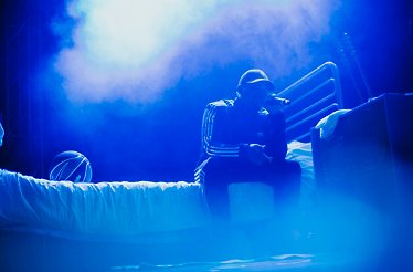 Promotional poster for Erik Lundin