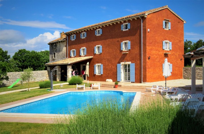 A vacation home in Barban with open swimming pool.