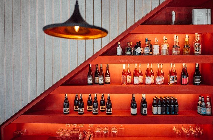 The bar of high-end dining Communal Table by Gen drinks put on the stands.