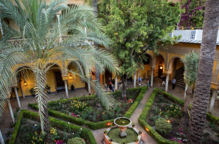 The beautiful yard of Palacio de Las Dueñas